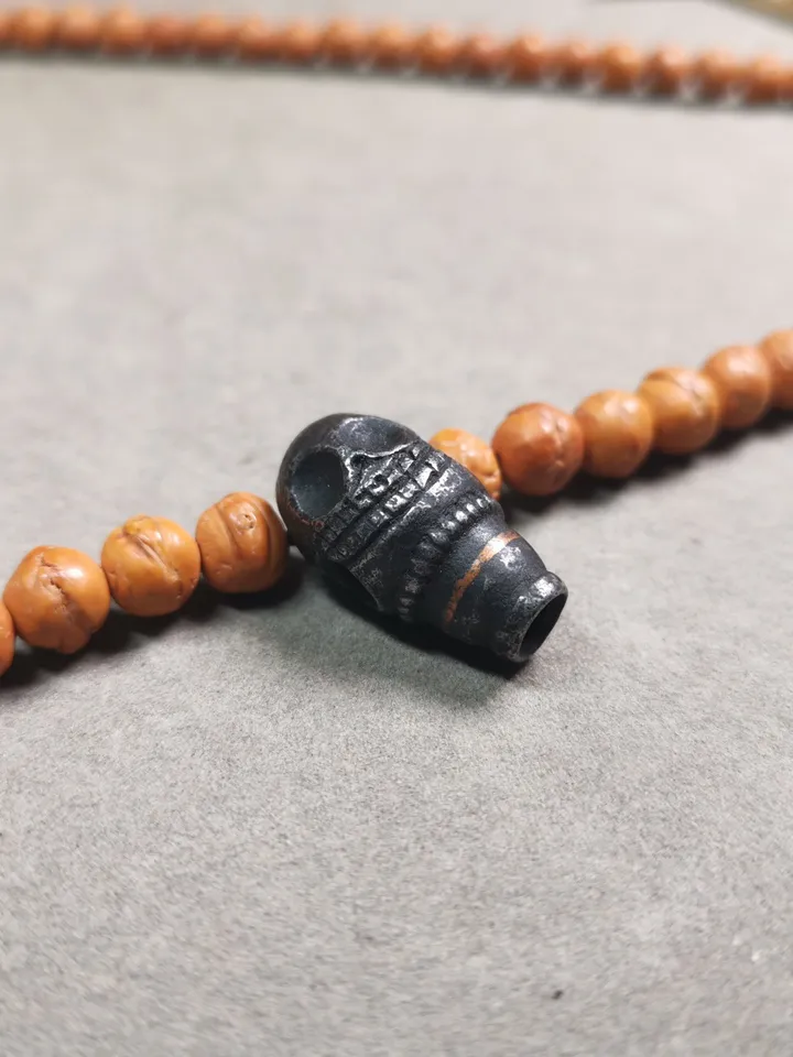 Gandhanra Tibetan Cold Iron Guru Bead,Skull Shape T-drilled 3-Hole Prayer Bead,Mala Bead,Connector Bead for Buddhist Bead Accessories