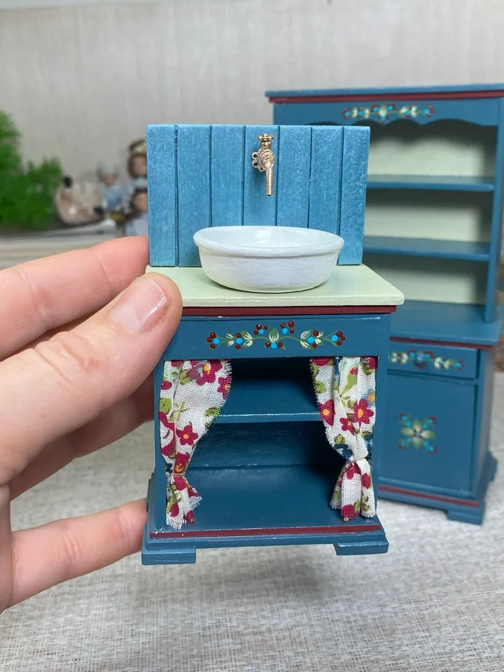 Kitchen furniture for a dollhouse. 1:12. Furniture for dolls. Doll miniature.