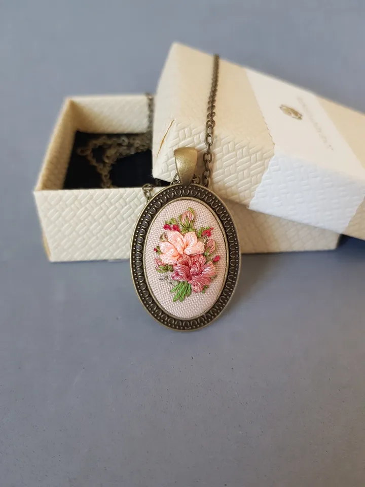Hand embroidery pendant for her, embroidery jewelry, handmade necklace, Christmas gift and Mother day gift