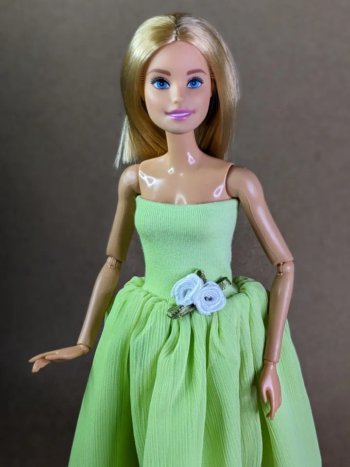 Handmade green maxi dress for 1/6 scale female dolls