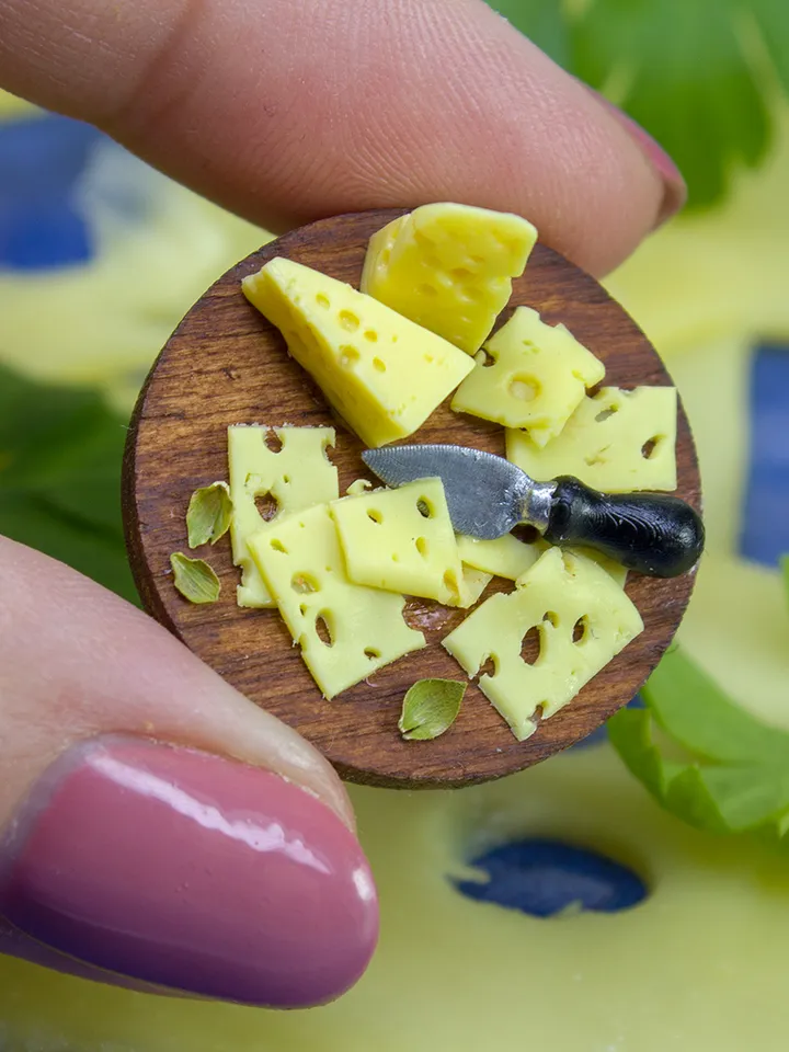 TUTORIAL miniature Maasdam cheese with polymer clay