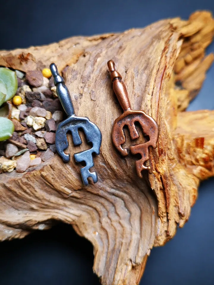 Gandhanra Antique Tibetan Amulet Pendant,The Key of Heart, Trantic Buddhism Dharma, Made of Cold Iron / Brass