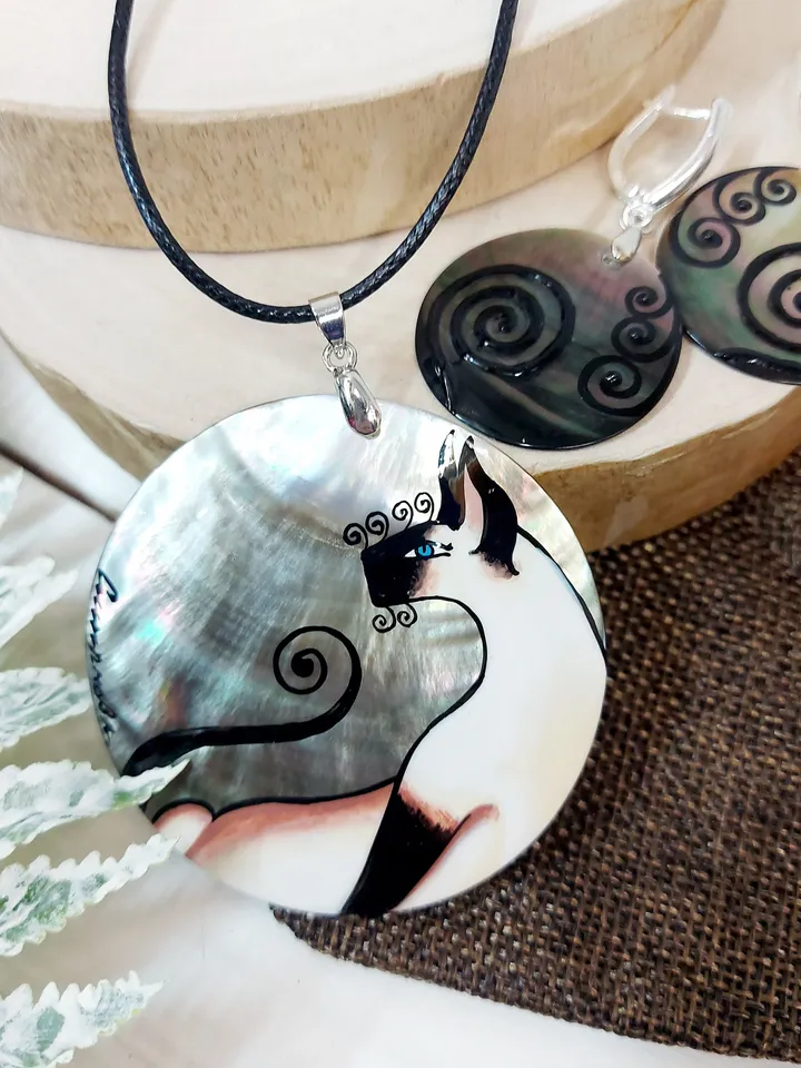 Whimsical Siamese Cat Jewelry Set: Hand-Painted Pendant and Spiral Earrings - Embodying the Grace and Intrigue of Siamese Cats