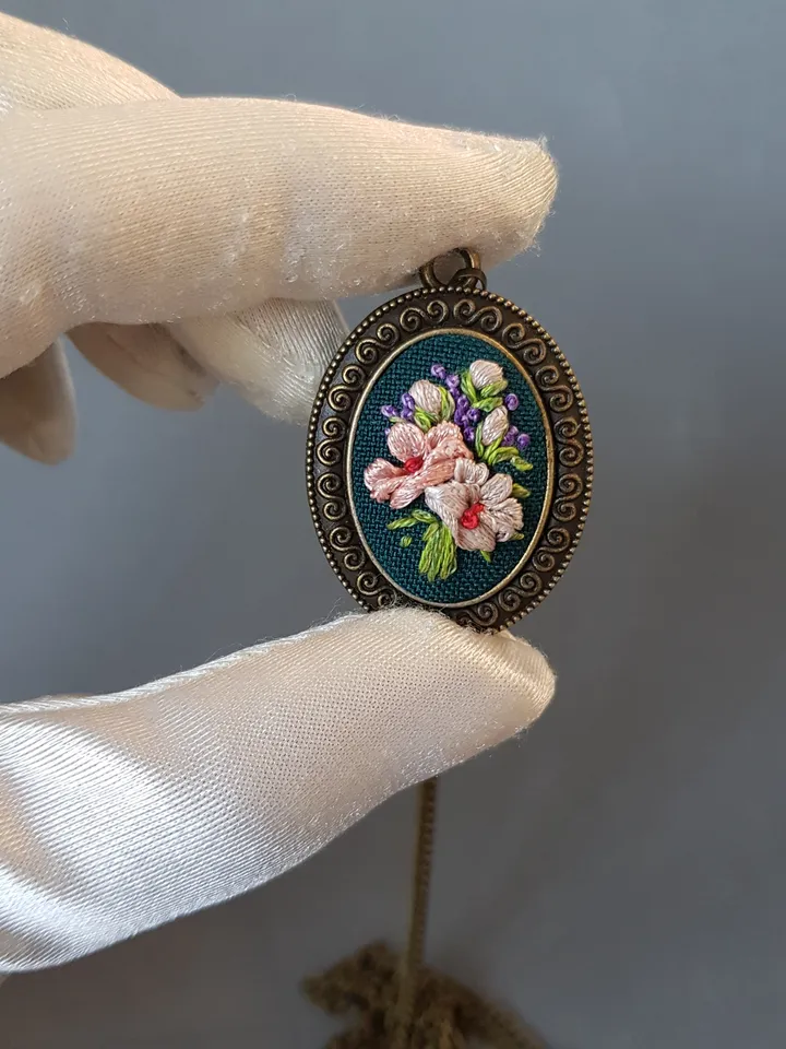 Hand embroidery pendant for her, embroidery jewelry, handmade necklace, Christmas gift and Mother day gift