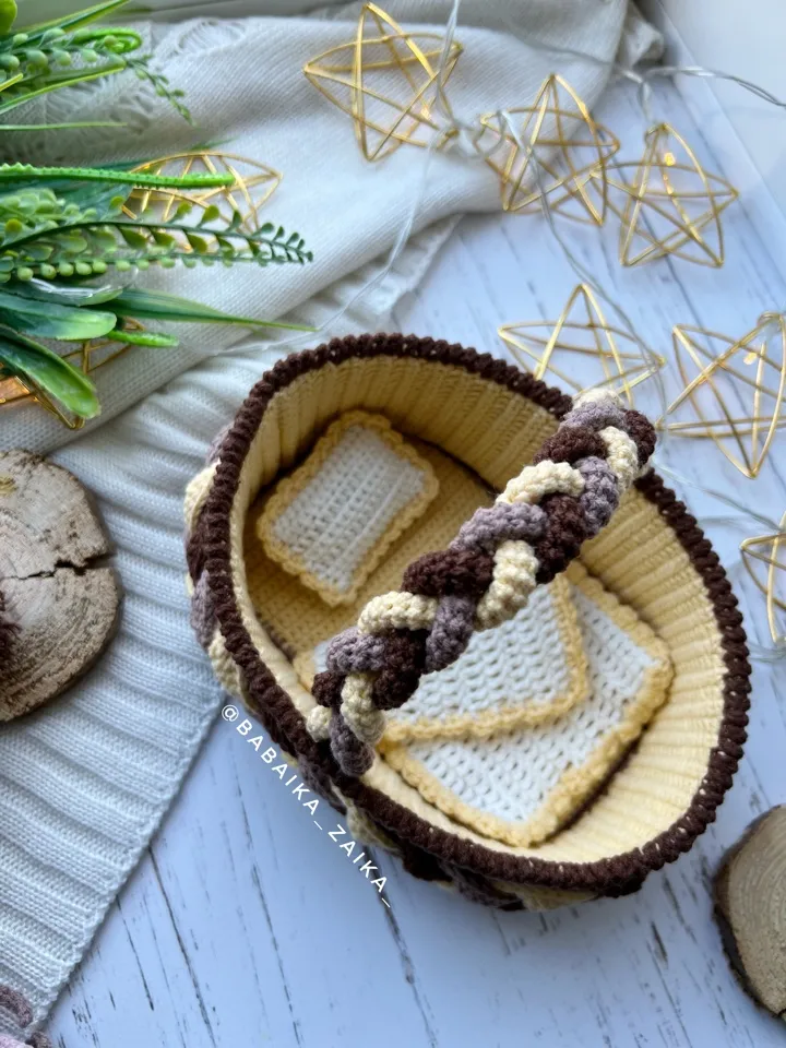 PDF Crochet Pattern Baby Horse in a Basket, Amigurumi horse pattern, Crochet horse, Cute horse, Animal pattern, Small Baby Toy Pattern