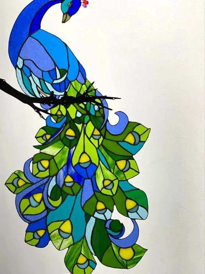 Peacock (Tiffany Stained Glass Art), Stained Glass Peacock – Tiffany Style Art, Elegant Tiffany Glass Peacock Wall Decor, Handcrafted Peacock in Stained Glass, Artistic Glass Peacock with Beaded Crest, Luxurious Stained Glass Bird – Peacock Design