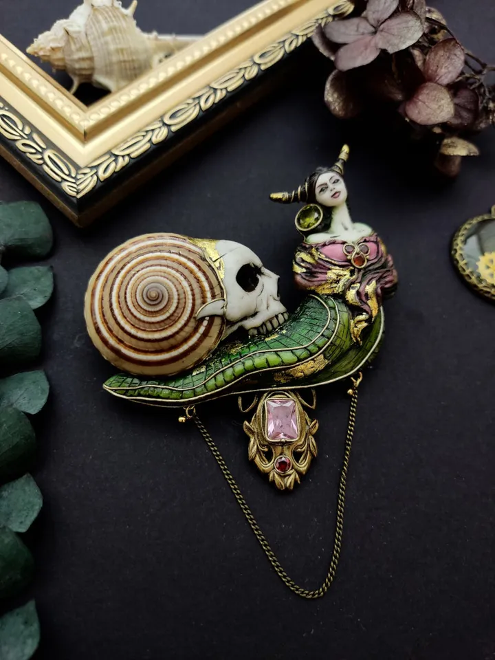 Art Nouveau Snail, Vintage Snail, Snail Shell brooch, Brooch with a snail