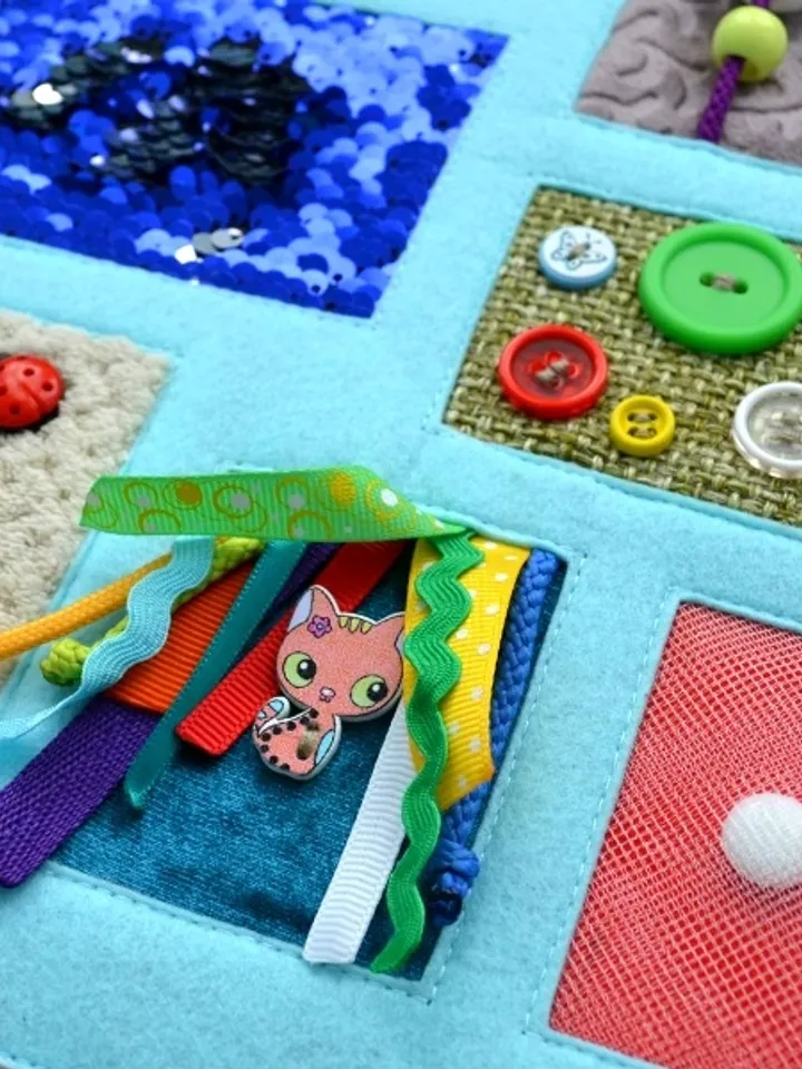 PDF sensory mat, fidget blanket for adults with dementia, pattern and tutorial
