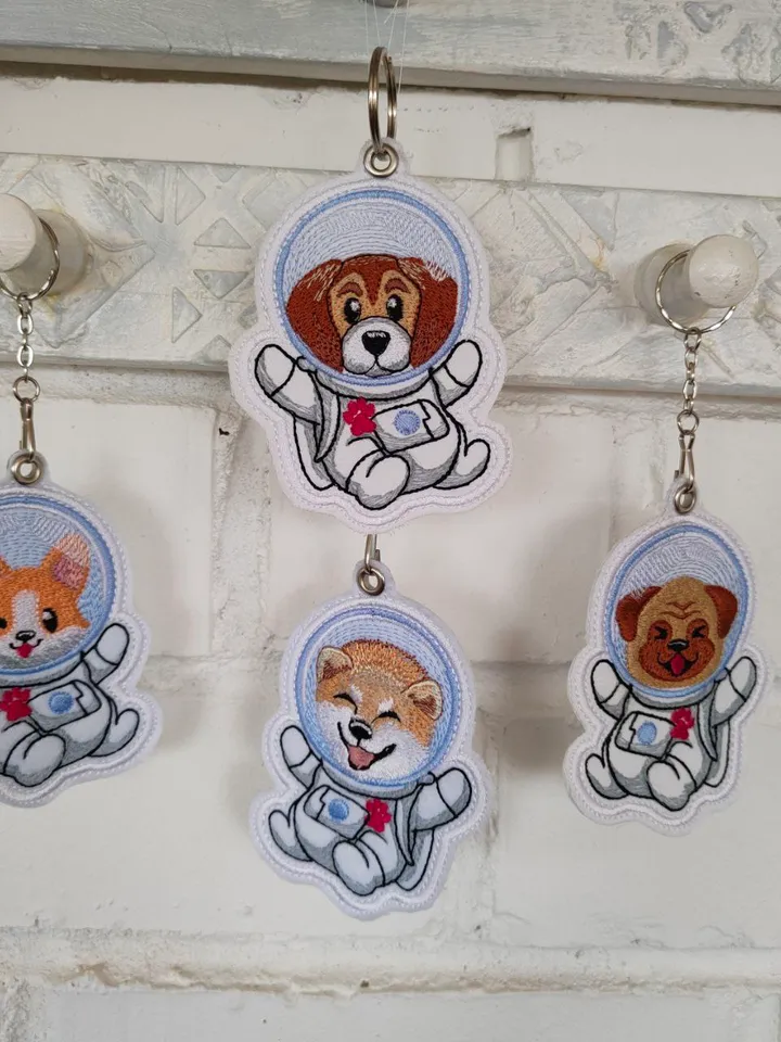 Machine Embroidery Design Pug Astronaut