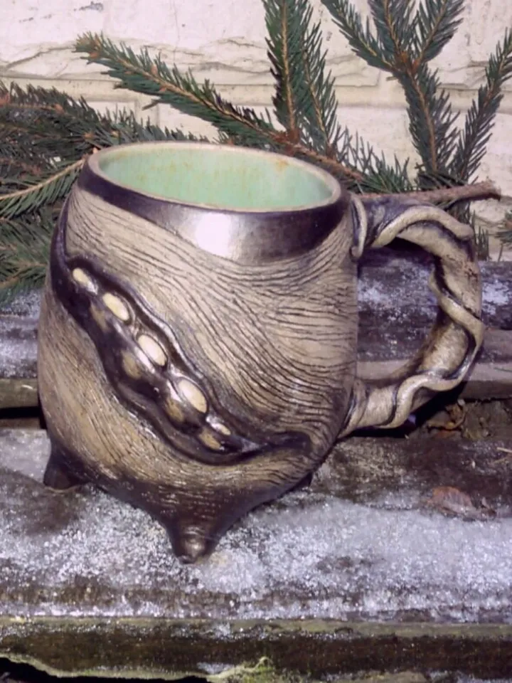 A mug on the legs