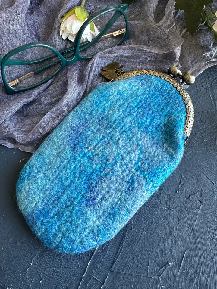 Glasses case with embroidery. Gift for woman.