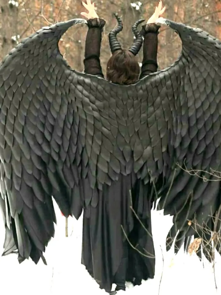 Maleficent wings with claws Maleficent costume, Black wings, Maleficent cosplay, show wings, Adult Angelic wings