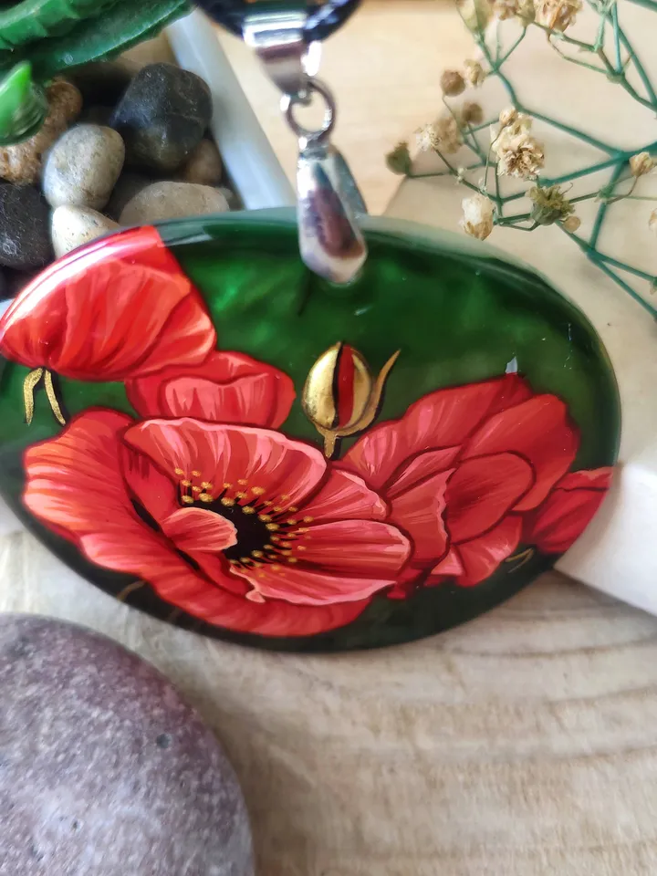 Floral Symphony: Captivating Red Poppy on Iridescent Green Nacre Pendant, a Stunning Blend of Nature and Artistry, Icon of Love and Passion