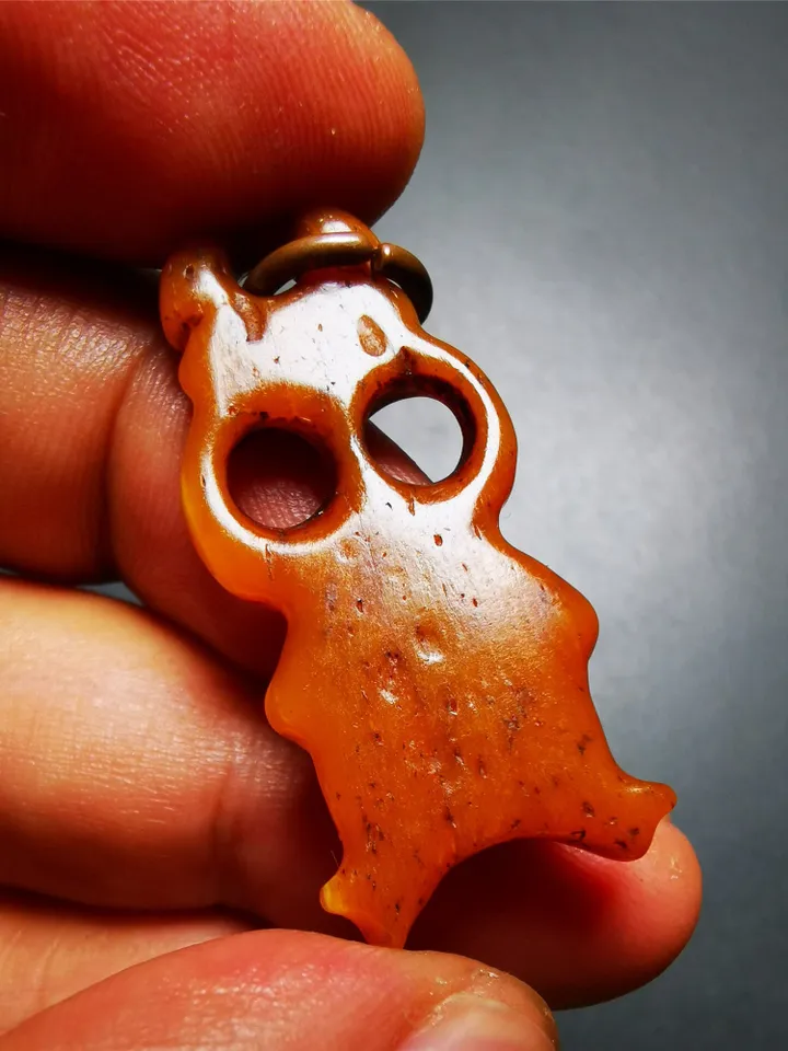 Gandhanra Tibetan Yak Bone Carved Amulet,Pirate Skull Pendant