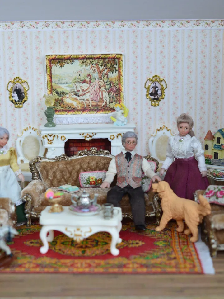 Miniature lady doll in 1/24 scale.  A doll for a Victorian dollhouse.