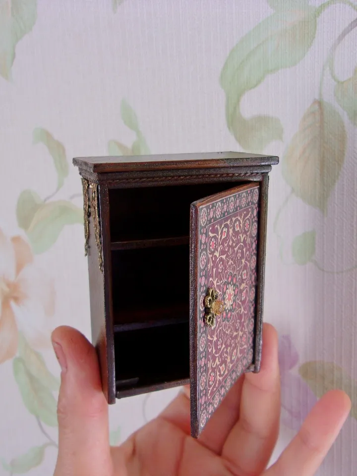 Dollhouse furniture set.1:12 scale.
