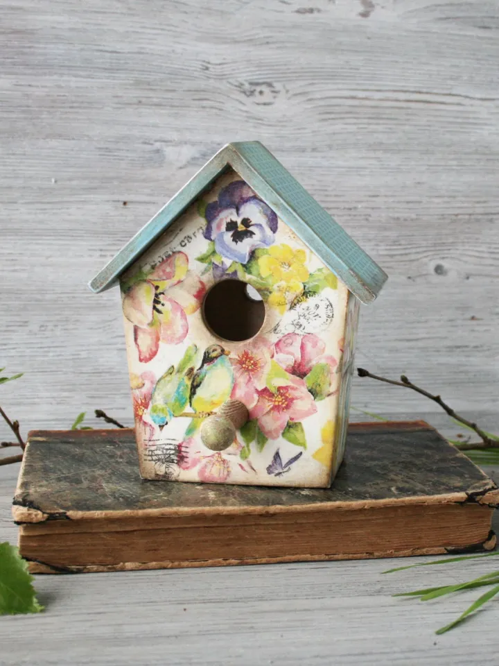 Birdhouse hanger spring decor
