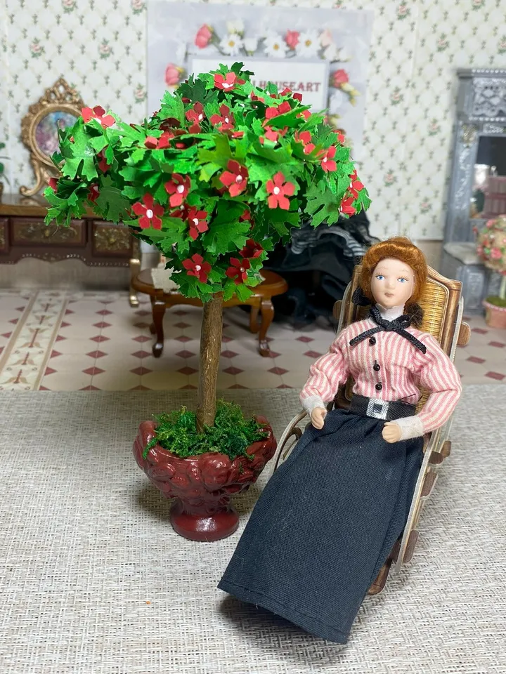 Tree in a floor planter for a dollhouse in a scale of 1:12. Miniature dollhouse. Handmade. Plant for a doll.