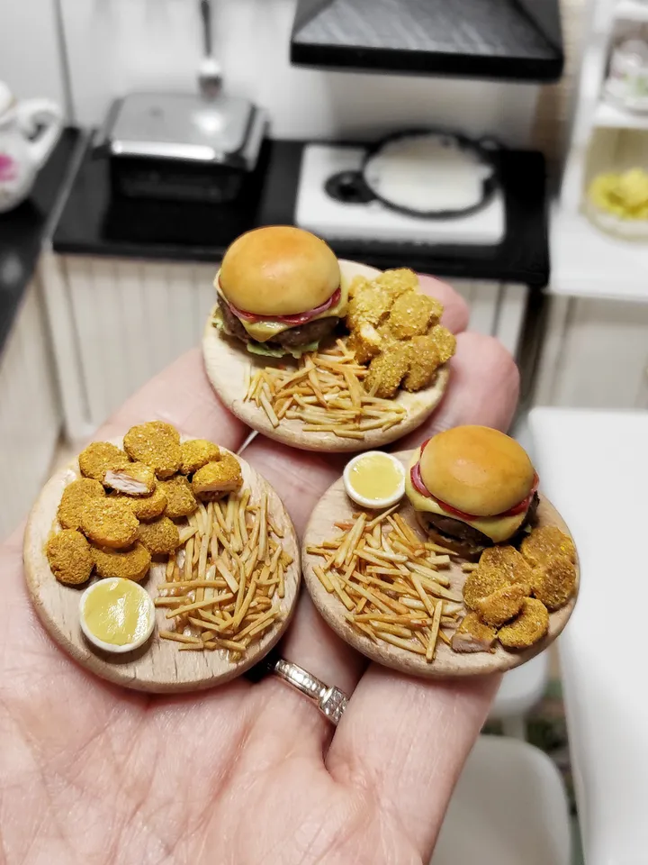 Fast food made of polymer clay - burger for dolls - fries for dolls - dollhouse miniature - food for dolls - gift