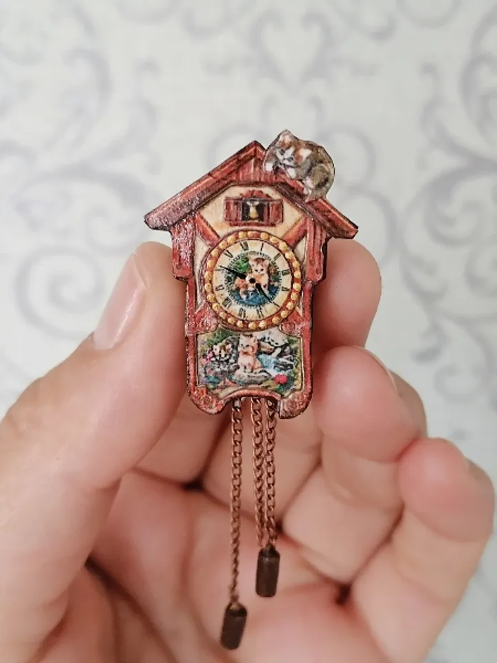 Dollhouse clock. Scale 1:12