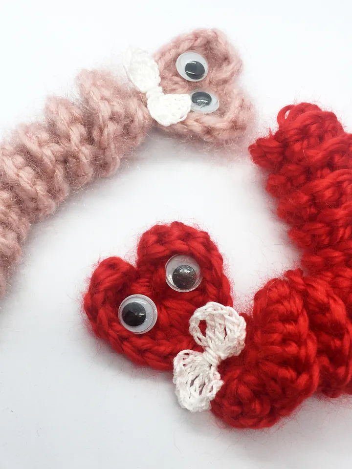 Pocket Worry Worm Crochet Pattern: DIY Stress Toy and Pocket Hug