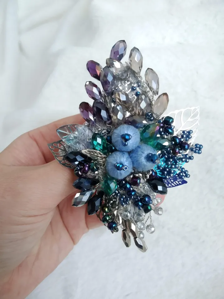 Handmade beaded brooch flower blue berry, one of a kind jewelry, flower brooch, leaf brooch, swarovski pearls earrings,