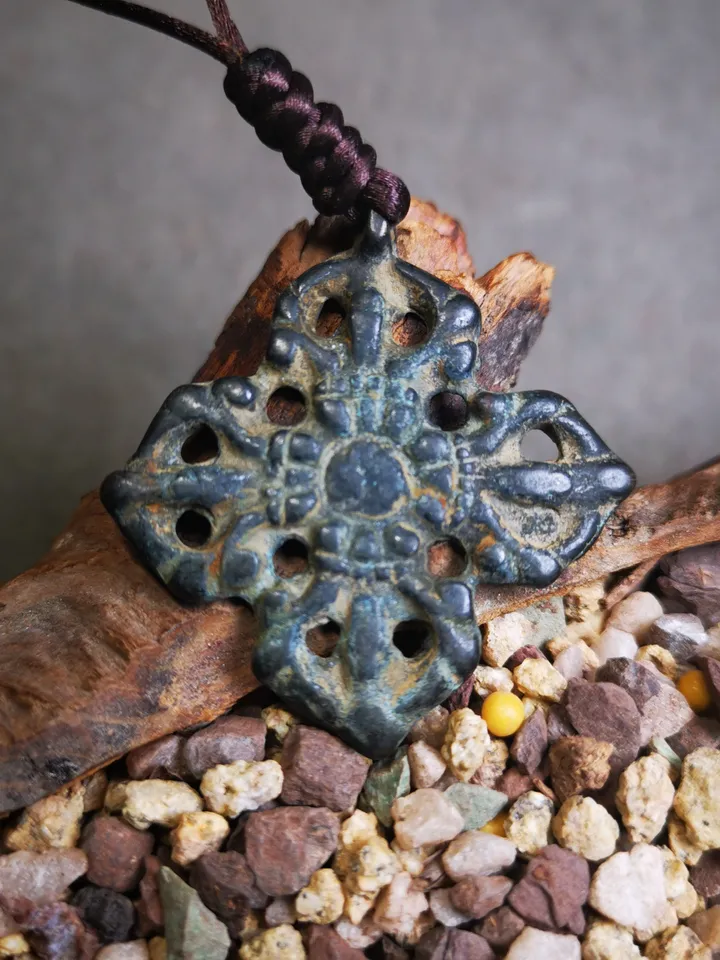 Gandhanra Antique Tibetan Buddhist Amulet,Cross Vajra Badge, 50 years old