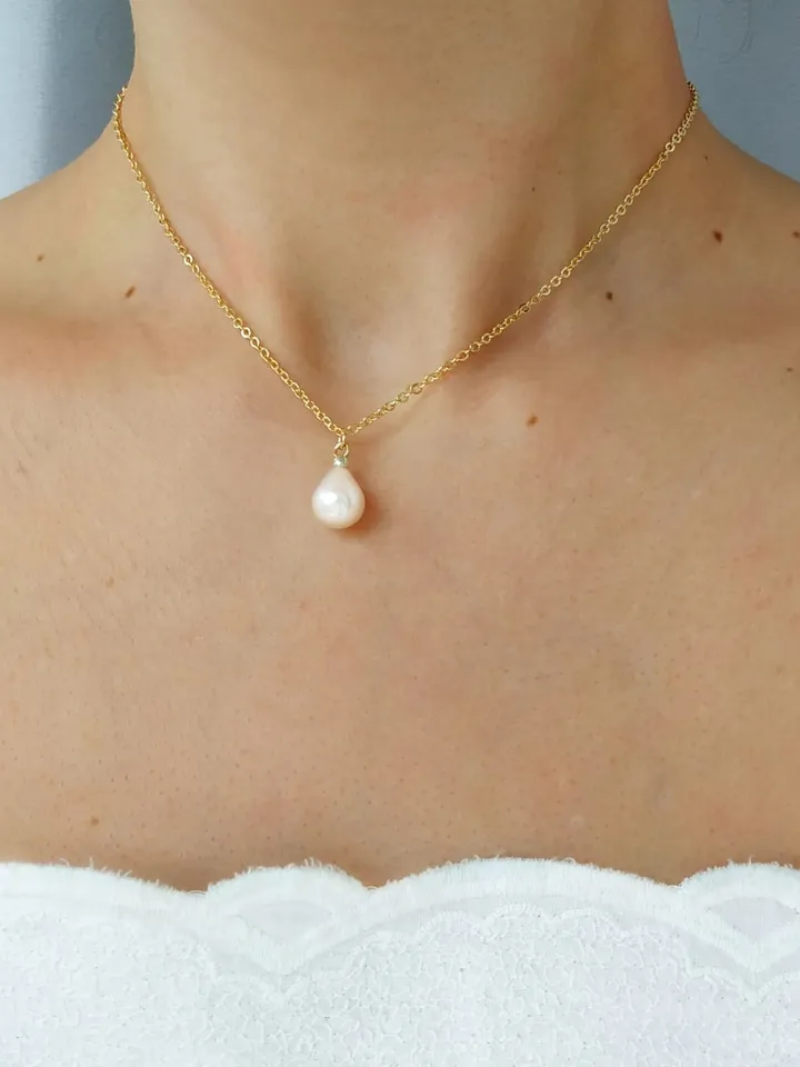 Floating Freshwater Pearl Necklace, Dainty Gold pearl necklace.