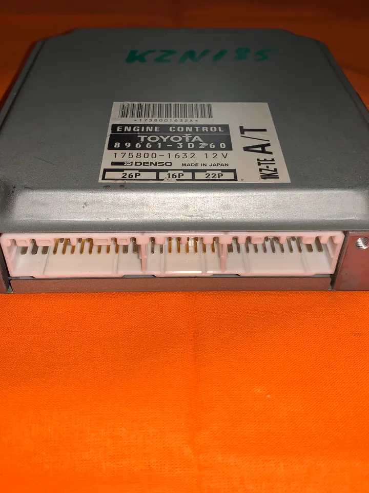 Engine control module ECU 89661-3D260 896613D260 TOYOTA 1KZ-TE
