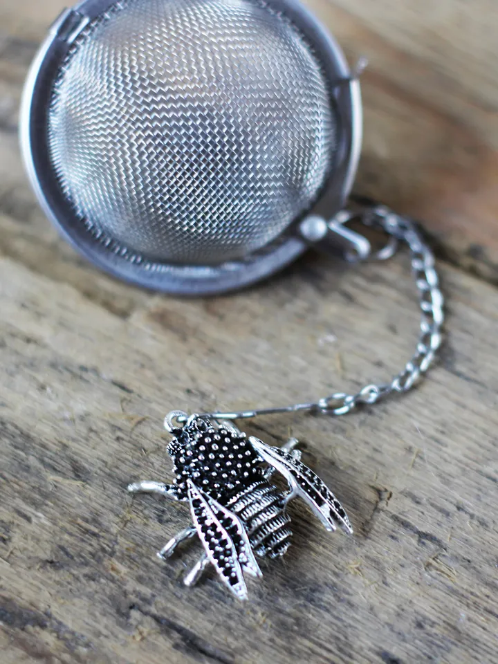 Bumble bee tea strainer for herbal tea, Tea infuser with bee charm, Tea Steeper bee pendant, Loose leaf tea gift