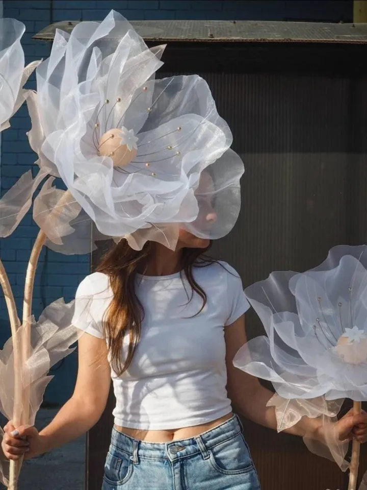 Organza flowers, fabric flowers, decor of the room, large flowers, a lawn from flowers, design of events
