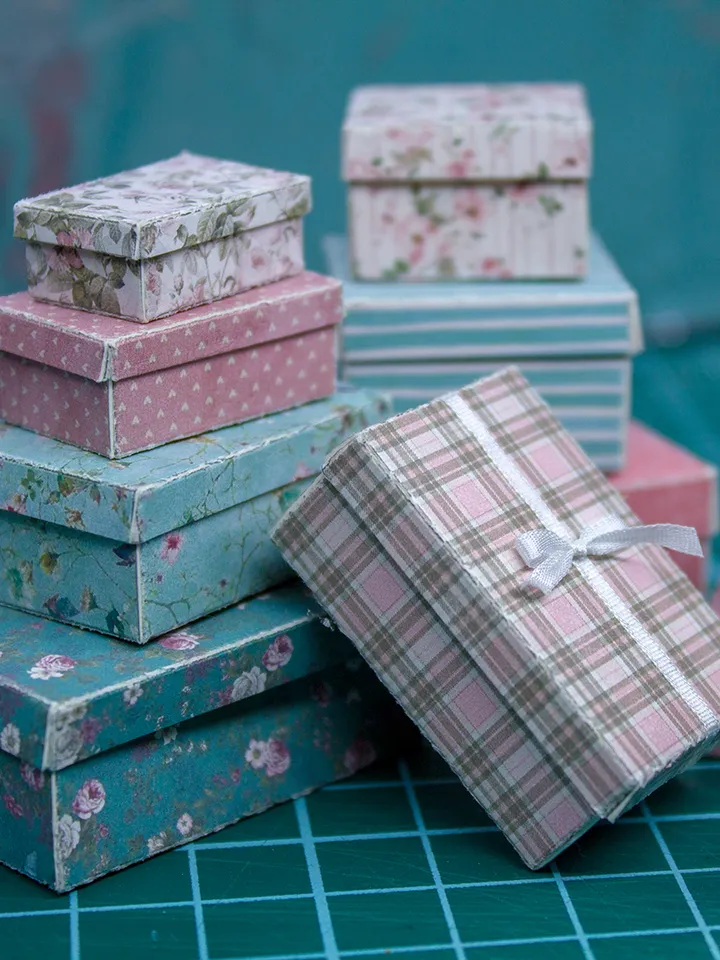 TEMPLATE Miniature Valentine's boxes for 1:12 scale dollhouse