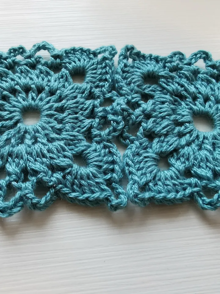 Lacy Granny Squares with This Elegant Pattern - Granny square pattern, Easy crochet openwork square, tutorial, step by step crochet tutorial