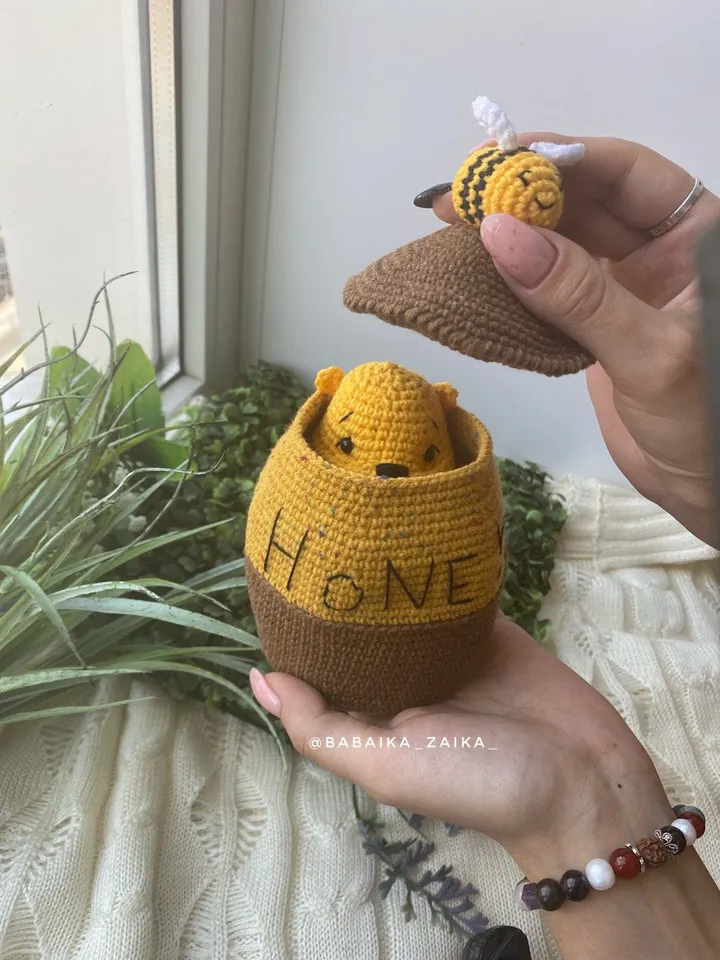 PDF Crochet Pattern Winnie the Pooh in a honey Pot, Small Toy Pattern, Animal Pattern, Amigurumi teddy bear pattern, Crochet animal
