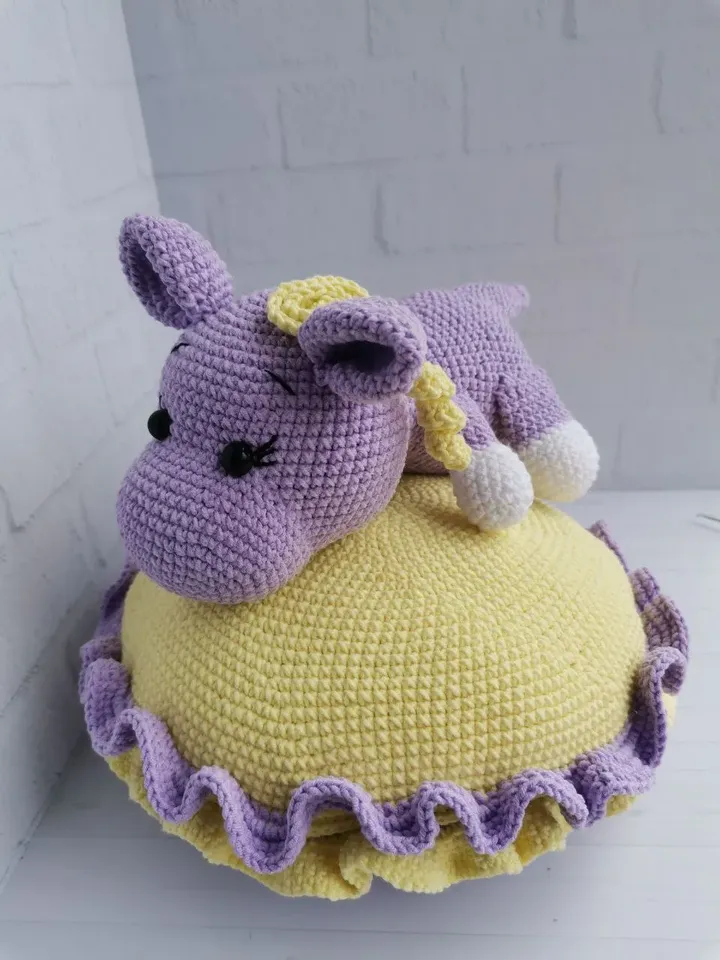 Crochet pattern pillow and crochet pattern hippo