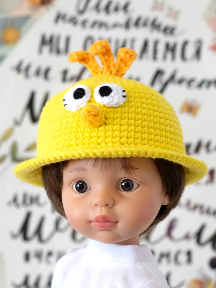 Crochet chicken hat for Paola Reina doll, Meadowdoll Dumpling, Siblies Ruby Red, Little Darling for Easter