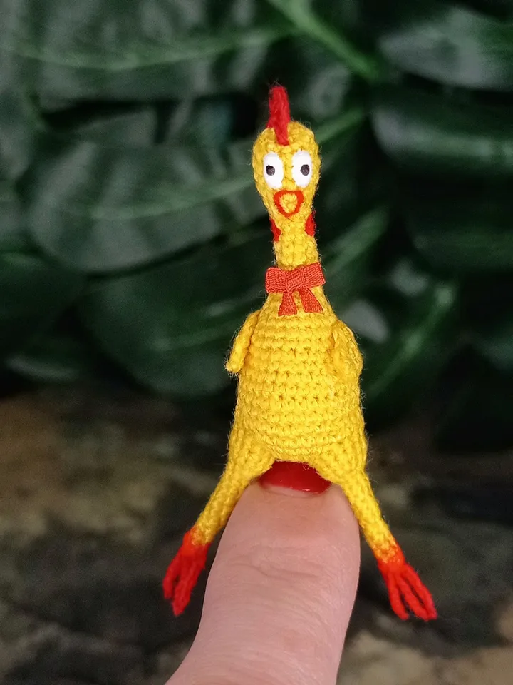 English PDF crochet pattern Chicken Co-Co. Crochet miniature pattern. Crazy chicken toy pattern. DIY funny toy.