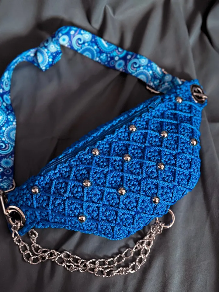 Crochet pattern women fanny pack PDF digital instant download and video tutorial, belt bag, crossbody purse, festival handbag, waist sac
