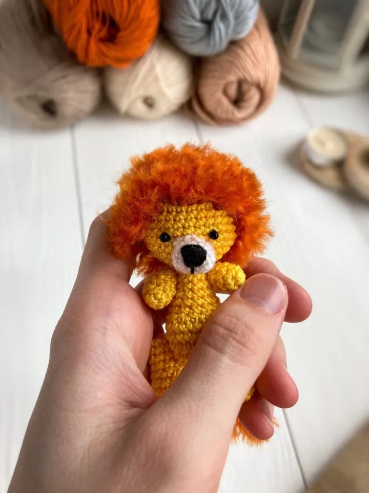 Lion crochet toy pattern, amigurumi mini lion pattern, crochet tutorial, toys for dolls, tiny lion, safari crochet toy