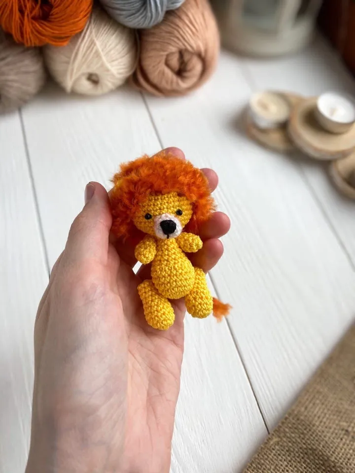 Lion crochet toy pattern, amigurumi mini lion pattern, crochet tutorial, toys for dolls, tiny lion, safari crochet toy
