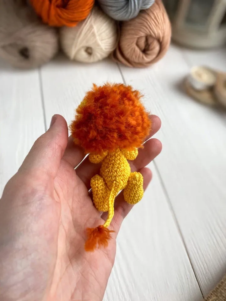 Lion crochet toy pattern, amigurumi mini lion pattern, crochet tutorial, toys for dolls, tiny lion, safari crochet toy