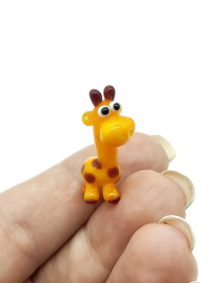 Tiny giraffe miniature, glass animal figurine, africa micro sculpture for terrarium decoration / miniature animals Glass Giraffe sculpture