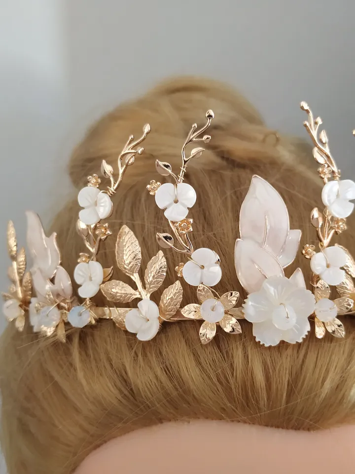 Champagne Gold Opal Laurel Bridal Earrings,Chandelier Statement Earrings, Leaf Earrings, Bridal Jewelry Set, Floral Boho Wedding Earrings