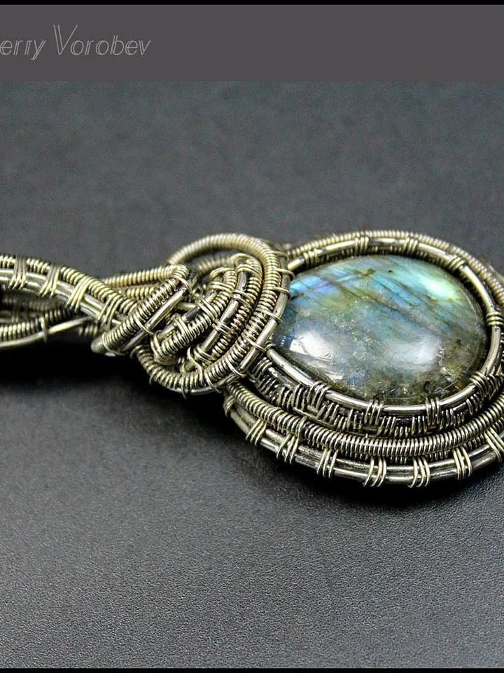 Handmade pendant made of natural labrador