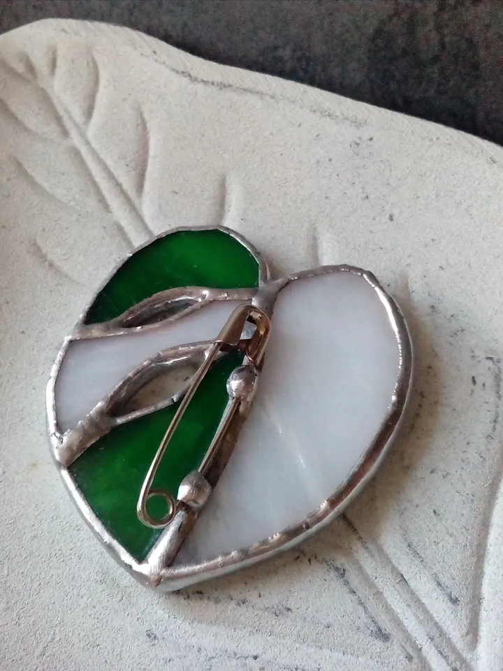 Stained glass leaf, tropical leaf decor, monstera pin, leaf brooch, stained glass monstera, monstera brooch