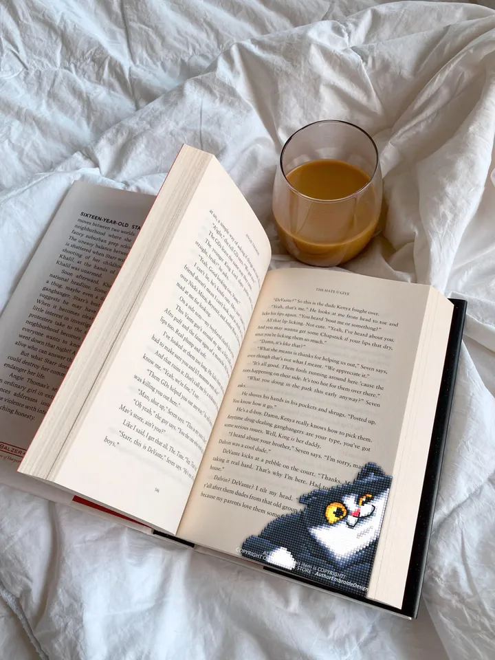 Black cat Corner bookmark cross stitch pattern download PDF Funny cat cross stitch chart, Cat bookmark digital pattern, Cat lover gift #B421
