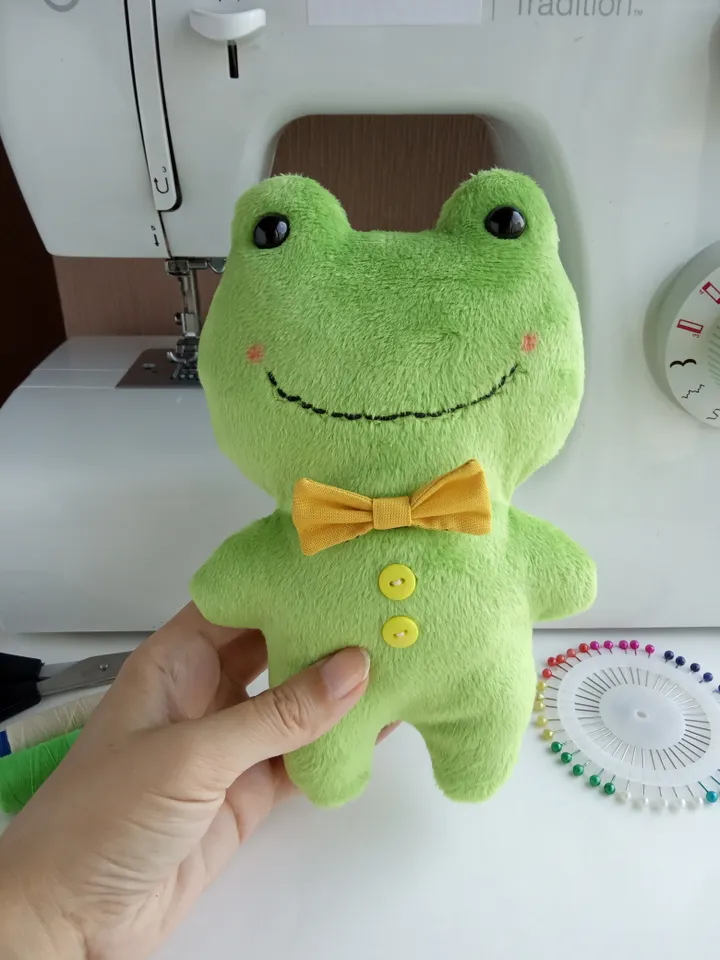 Plush Animals Pattern PDF (2 sizes)