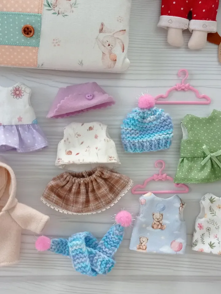 Textile Dollhouse with felt doll by clothes, baby house, Gift for a girl, Baby care - a book for boys and girls.
