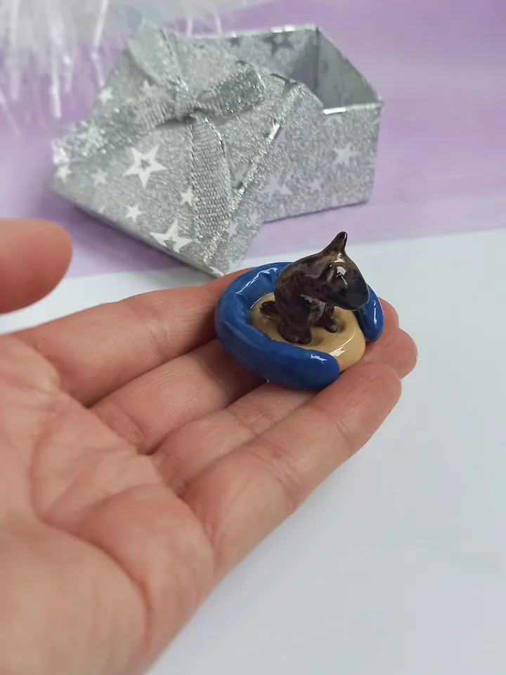 a brown bull terrier figurine (US discount)