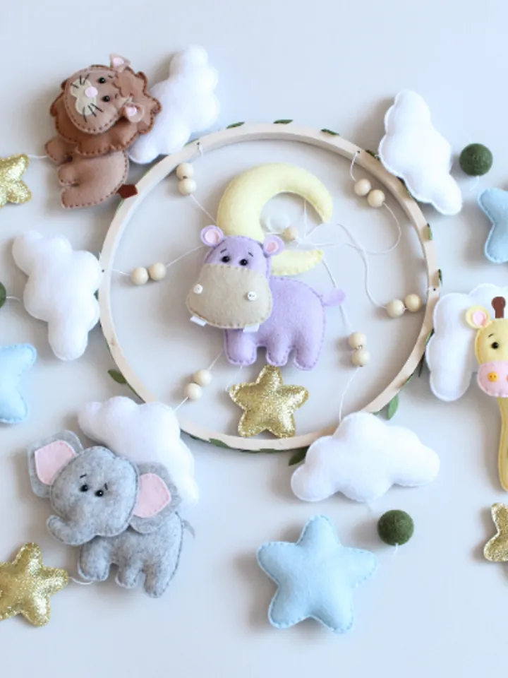 Handcrafted Giraffe, Elephant, Hippo, Lion and Safari Themed Felt Baby Mobile - Customizable Nursery Decor